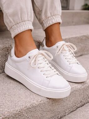 Torrid White Platform Sneakers Lace Up Chunky Minimalist Women’s 8.5 Wide Silver